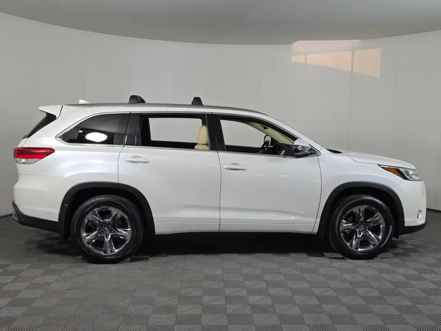 2018 Toyota Highlander Limited photo 1