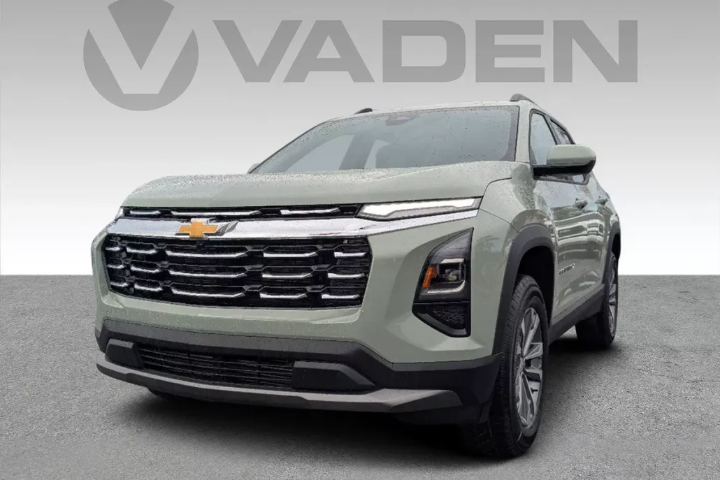 2025 Chevrolet Equinox LT photo 1
