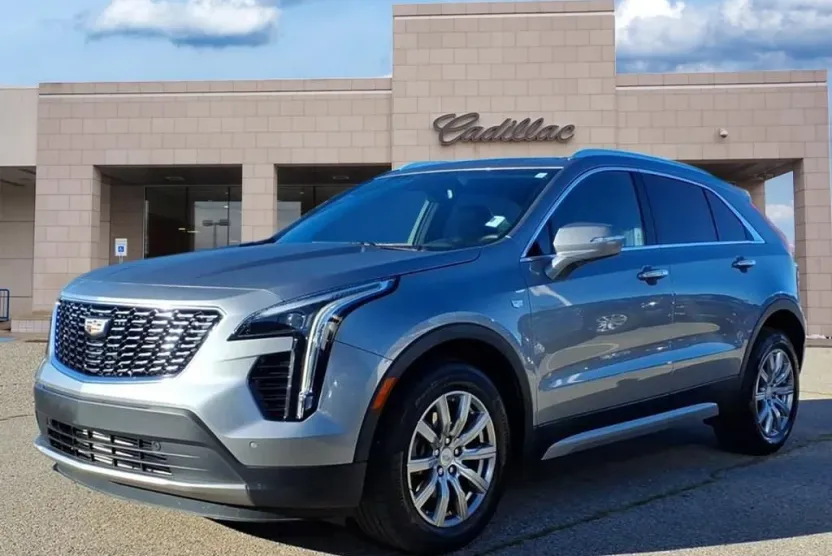 2023 Cadillac XT4 Premium Luxury photo 1