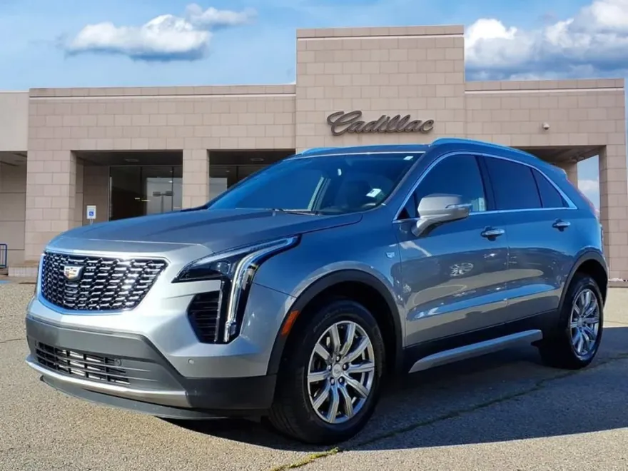 2023 Cadillac XT4 Premium Luxury photo 1