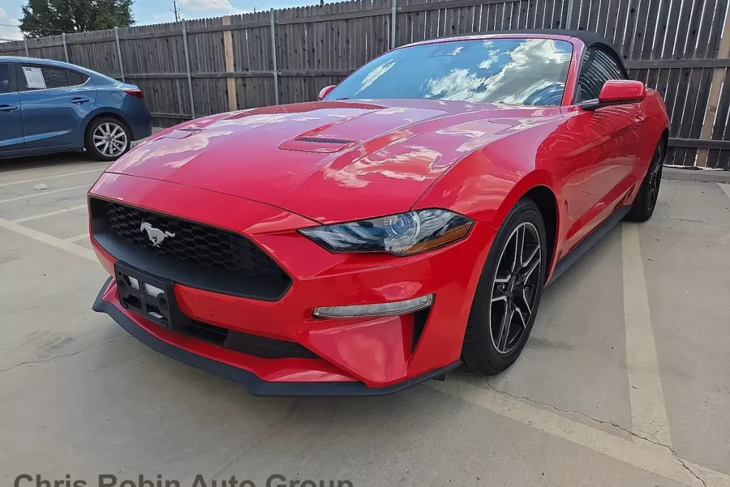 2023 Ford Mustang Convertible photo 1