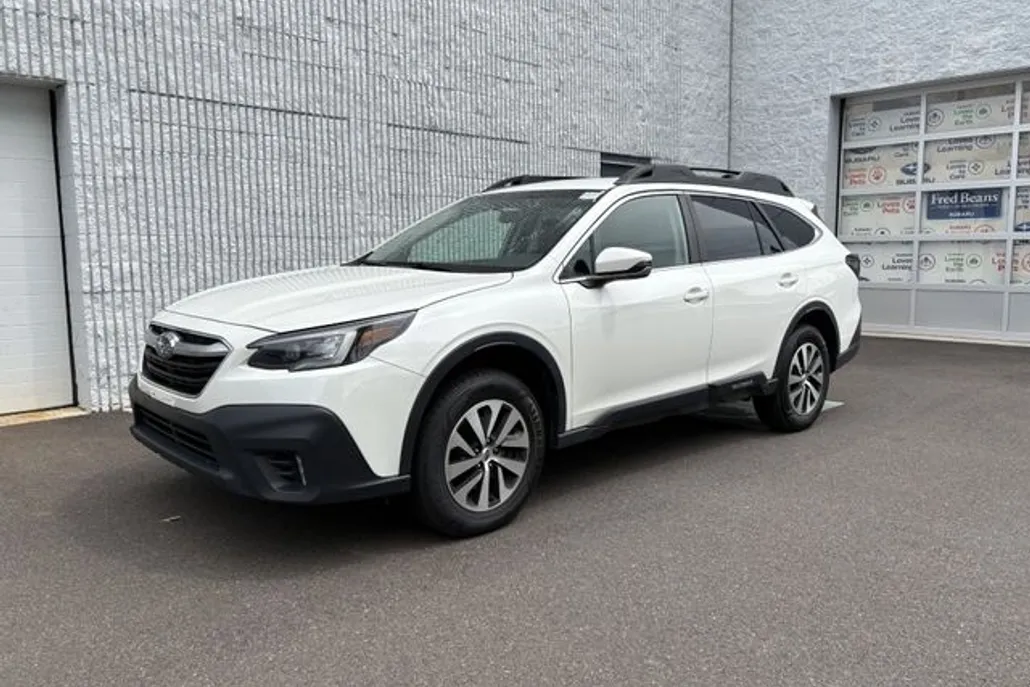 2022 Subaru Outback Premium photo 1