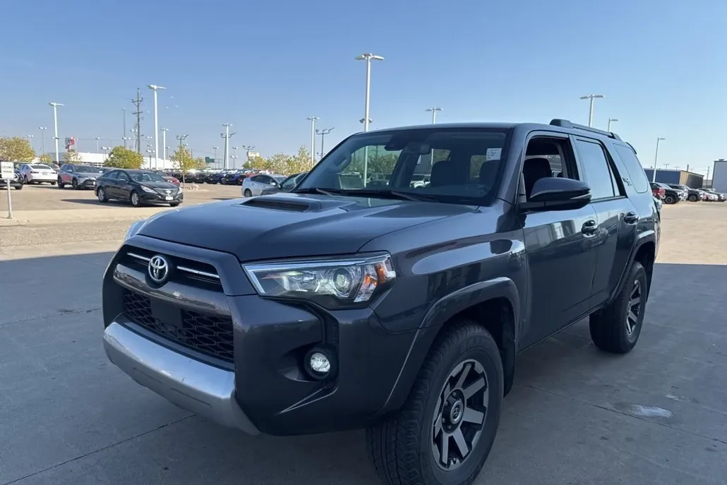 2021 Toyota 4Runner TRD Off-Road Premium photo 1