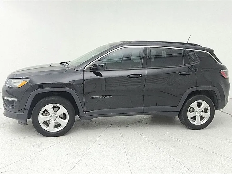 2020 Jeep Compass Latitude photo 1