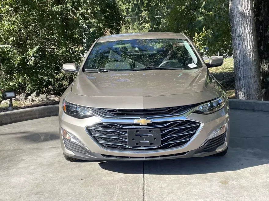 2023 Chevrolet Malibu 1LT photo 1