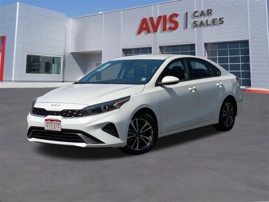 2024 Kia Forte LXS photo 1