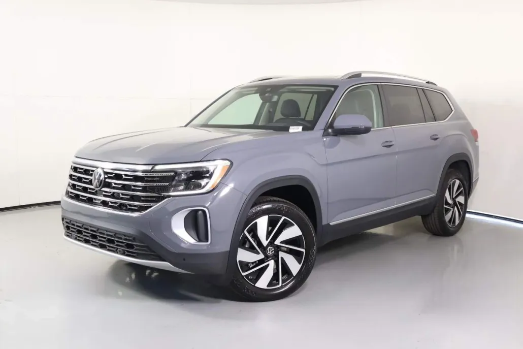 2025 Volkswagen Atlas SE photo 1