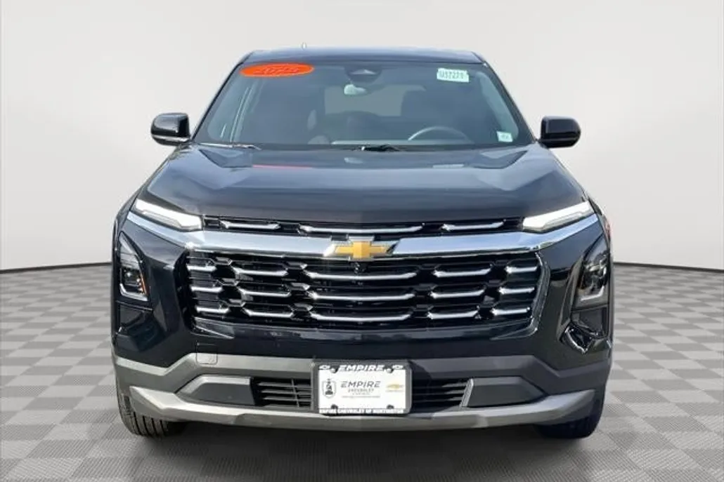 2025 Chevrolet Equinox LT photo 1