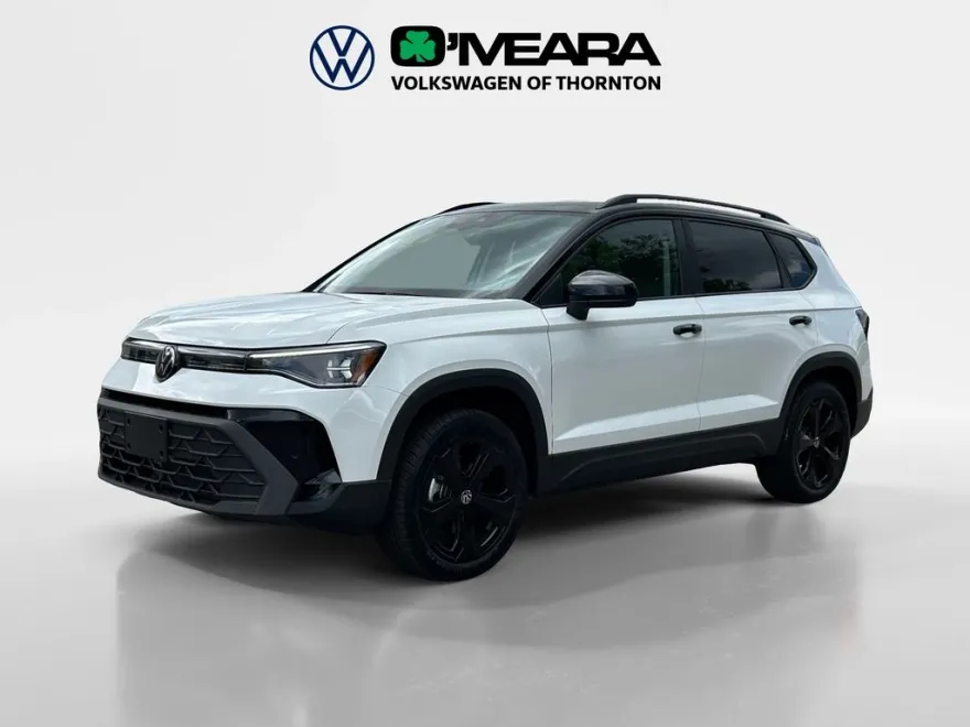 2025 Volkswagen Taos SE photo 1