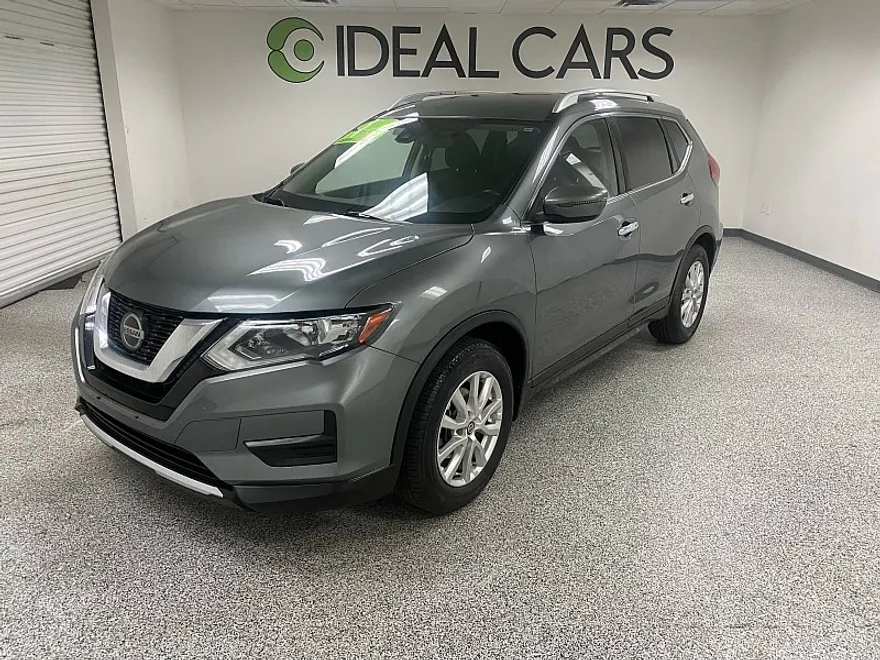 2019 Nissan Rogue SV photo 1