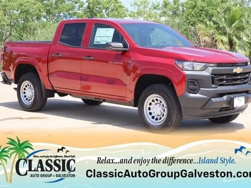 2025 Chevrolet Colorado LT photo 1