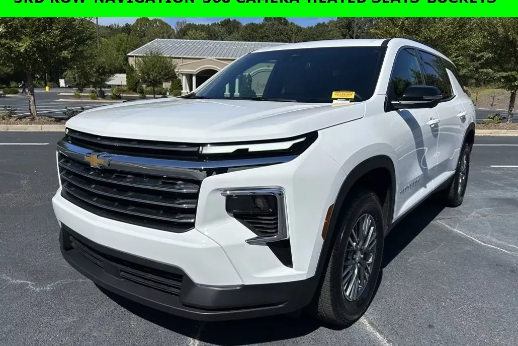 2025 Chevrolet Traverse photo 1