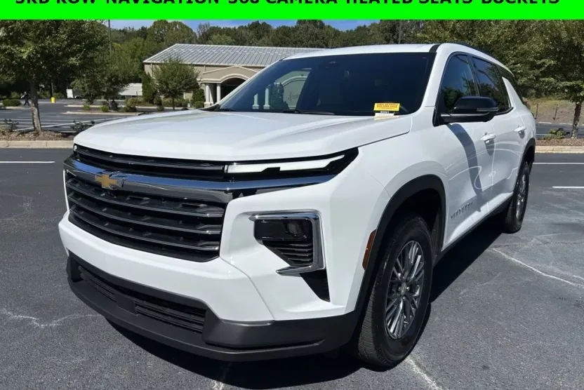 2025 Chevrolet Traverse photo 1