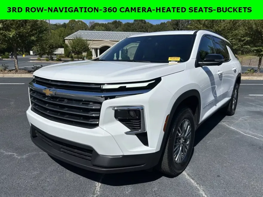 2025 Chevrolet Traverse photo 1