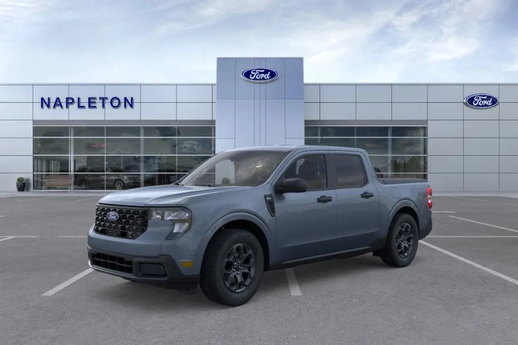2025 Ford Maverick XLT photo 1