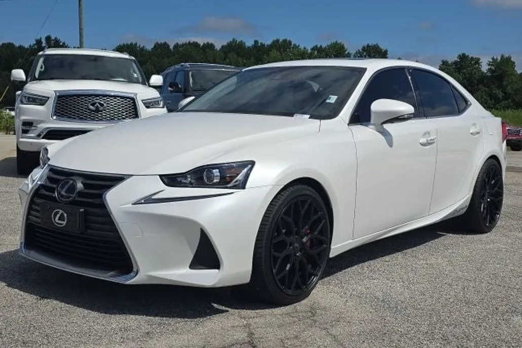 2019 Lexus IS 300 photo 1