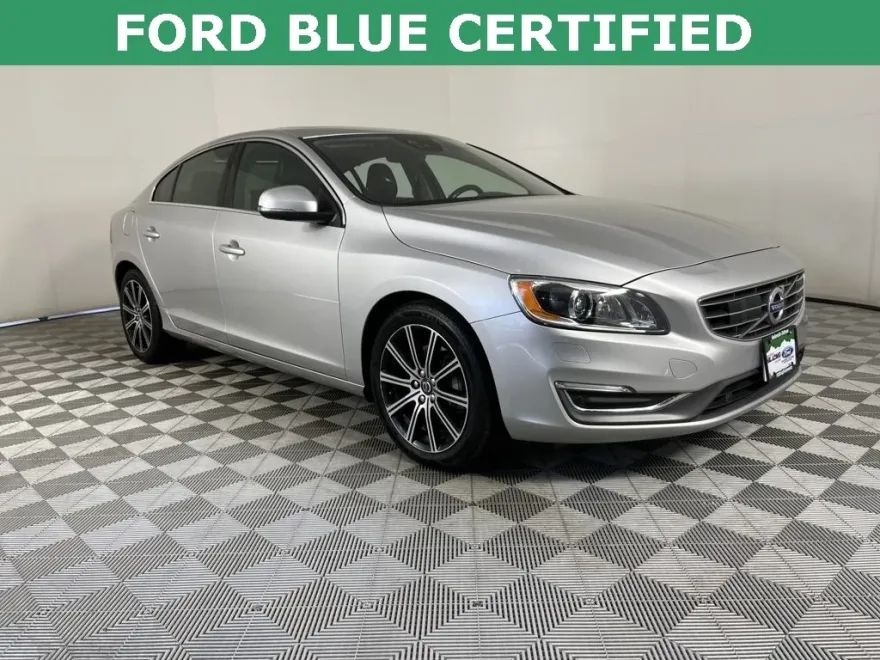 2018 Volvo S60 Inscription T5 Platinum photo 1