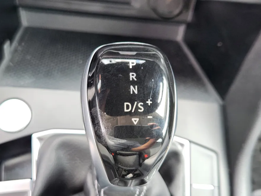 2022 Volkswagen Taos S photo 1