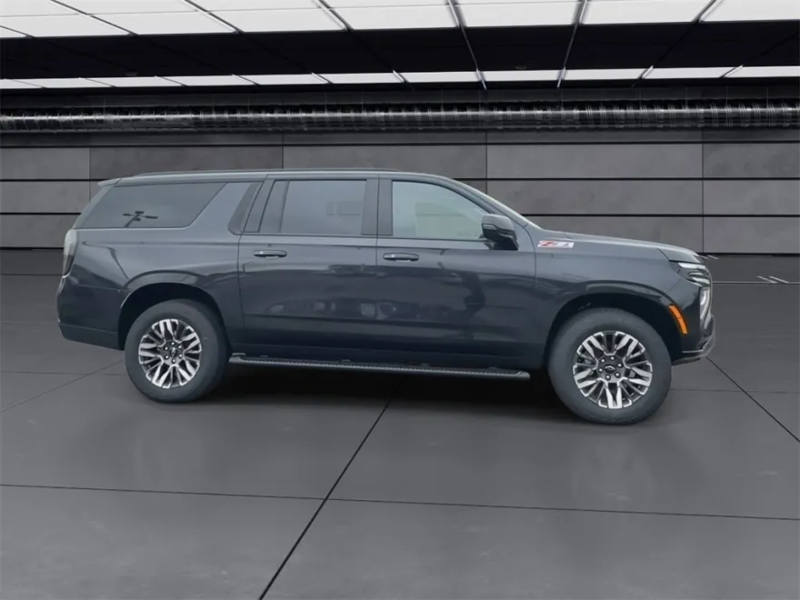 2026 Chevrolet Suburban Z71 photo 1
