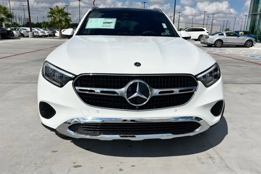 2026 Mercedes Benz GLC 300 photo 1