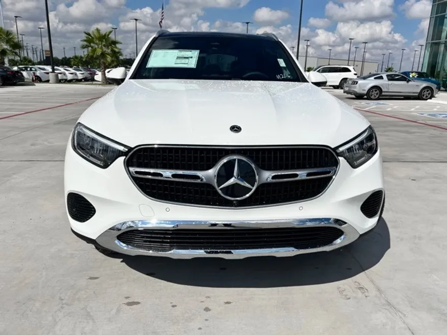2026 Mercedes Benz GLC 300 photo 1