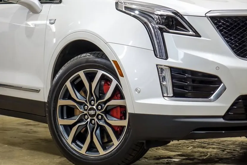2023 Cadillac XT5 Sport photo 1