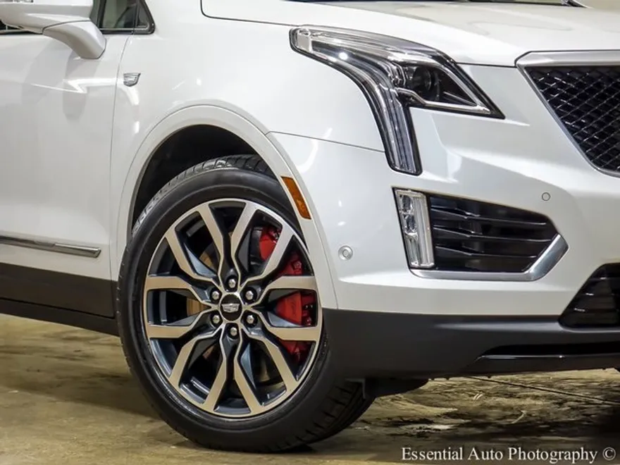 2023 Cadillac XT5 Sport photo 1