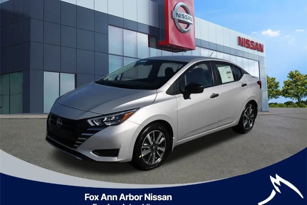 2025 Nissan Versa 1.6 S photo 1