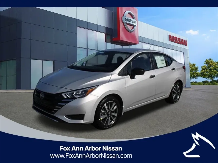 2025 Nissan Versa 1.6 S photo 1