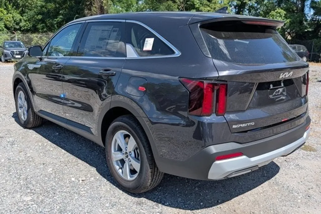 2026 Kia Sorento LX photo 1