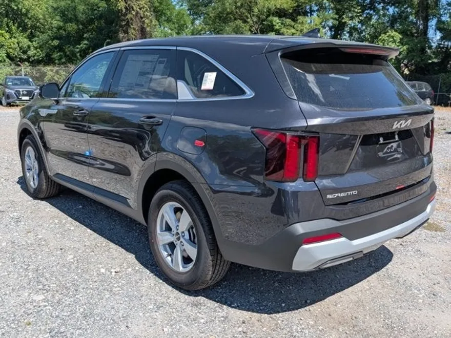 2026 Kia Sorento LX photo 1