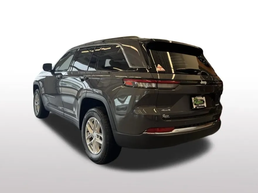 2025 Jeep Grand Cherokee Laredo X photo 1
