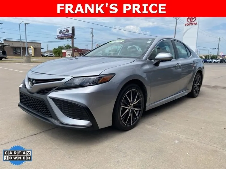 2024 Toyota Camry SE photo 1