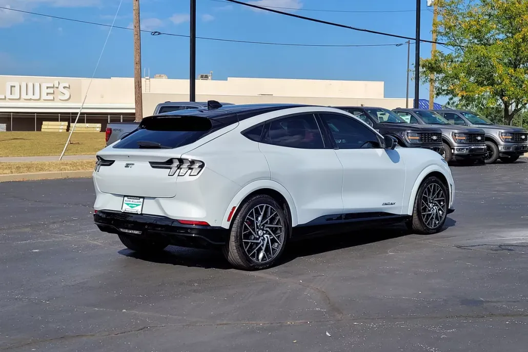 2023 Ford Mustang Mach-E GT photo 1