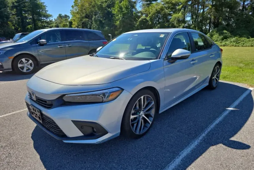 2023 Honda Civic Touring photo 1