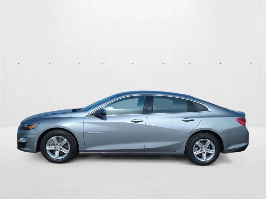 2023 Chevrolet Malibu 1LT photo 1