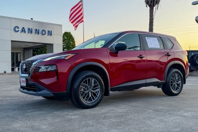 2023 Nissan Rogue S photo 1