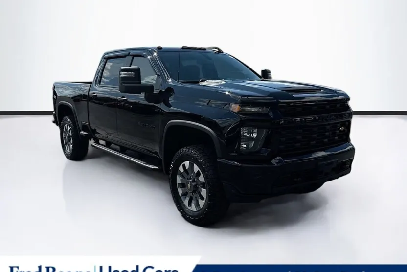 2023 Chevrolet Silverado 2500HD Custom photo 1