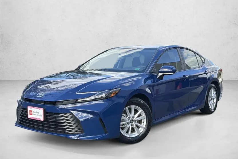 2025 Toyota Camry LE photo 1