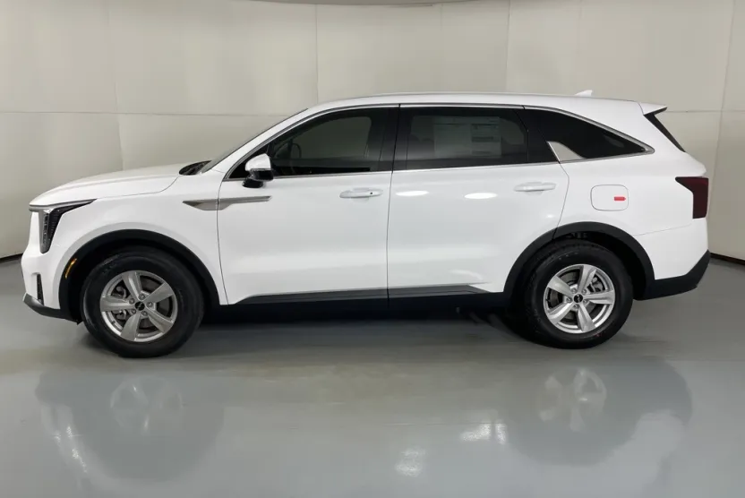 2026 Kia Sorento LX photo 1