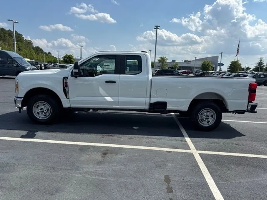2025 Ford F-250 photo 1