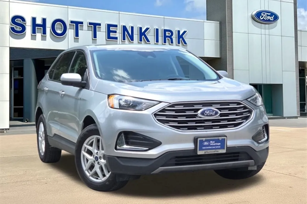 2022 Ford Edge SEL photo 1