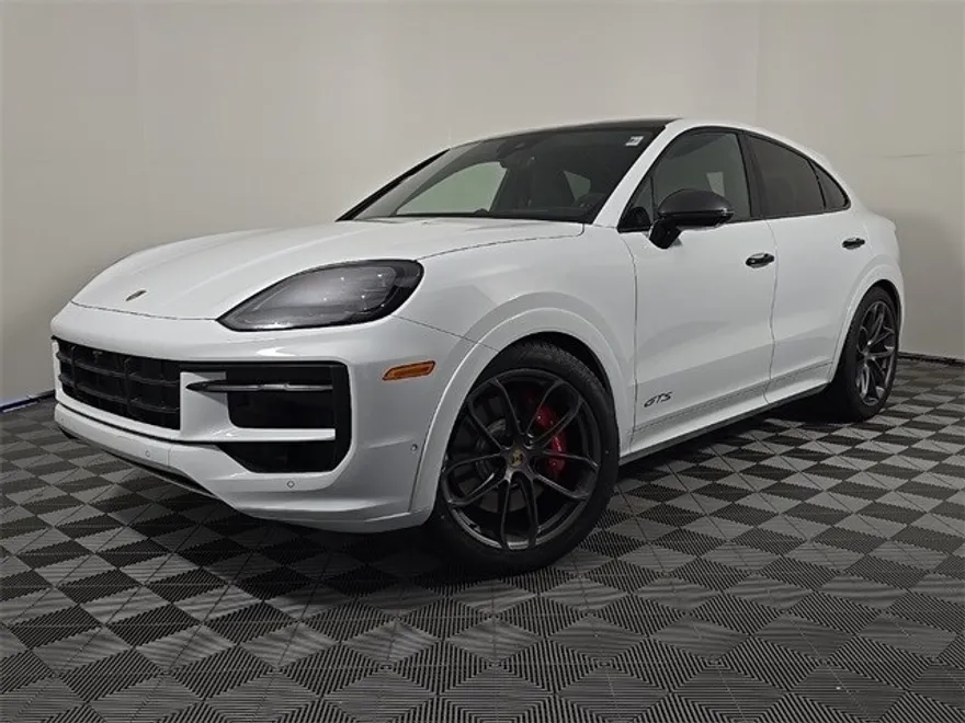 2025 Porsche Cayenne Coupe GTS photo 1