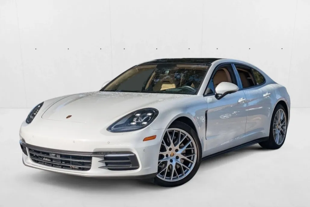 2020 Porsche Panamera 4 photo 1