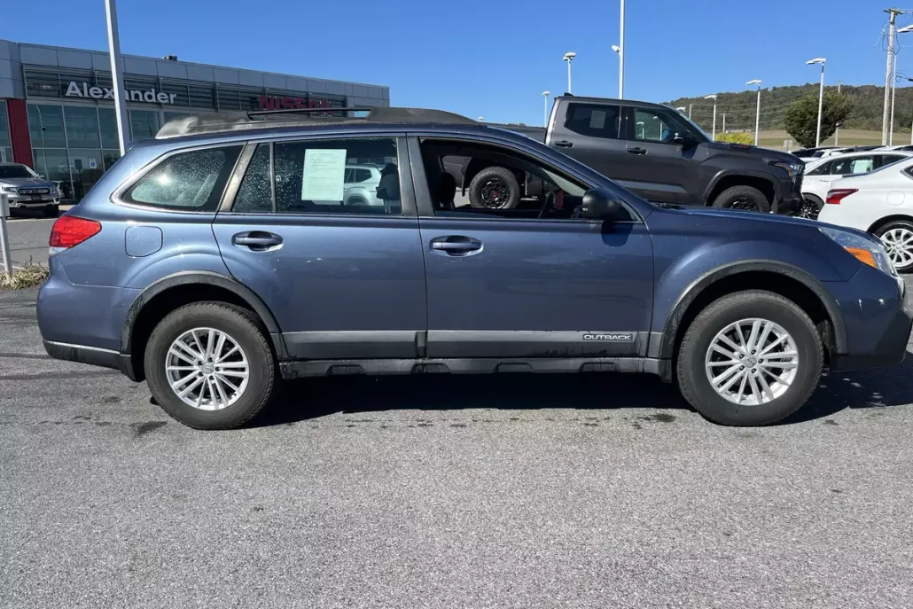 2014 Subaru Outback 2.5i photo 1