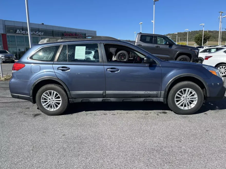 2014 Subaru Outback 2.5i photo 1