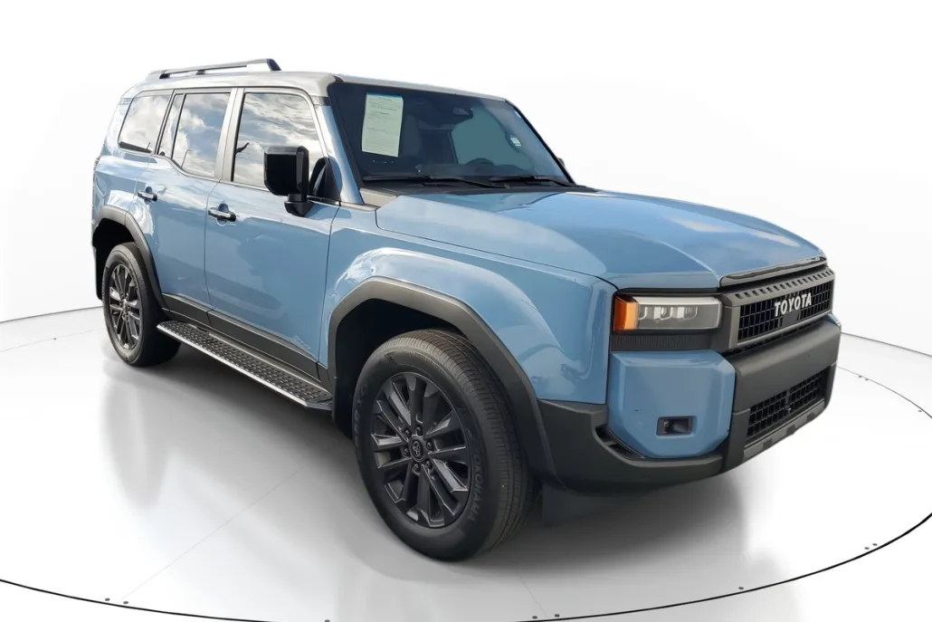 2025 Toyota Highlander Hybrid photo 1
