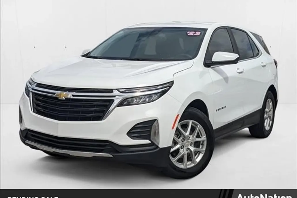 2023 Chevrolet Equinox LT photo 1
