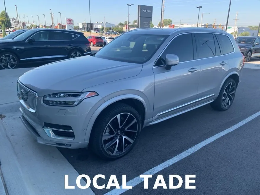 2023 Volvo XC90 Plus photo 1