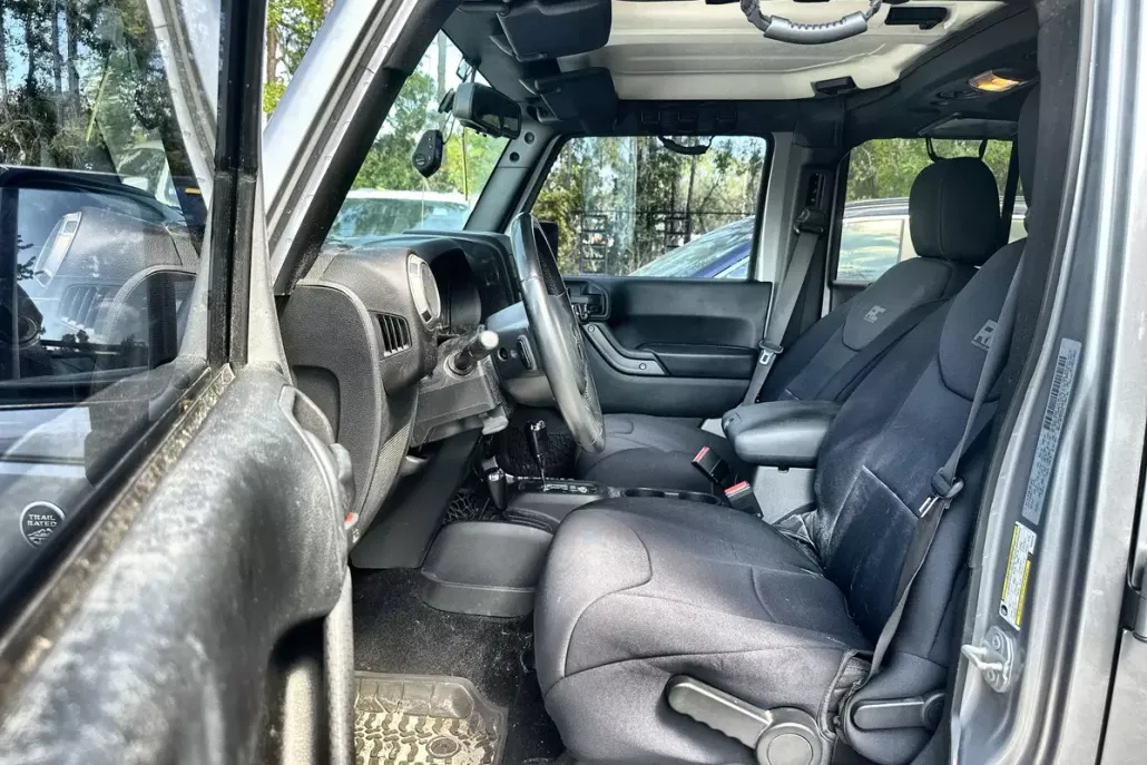 2017 Jeep Wrangler Unlimited Sport photo 1